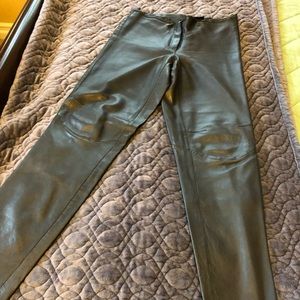 Leather pants.100%